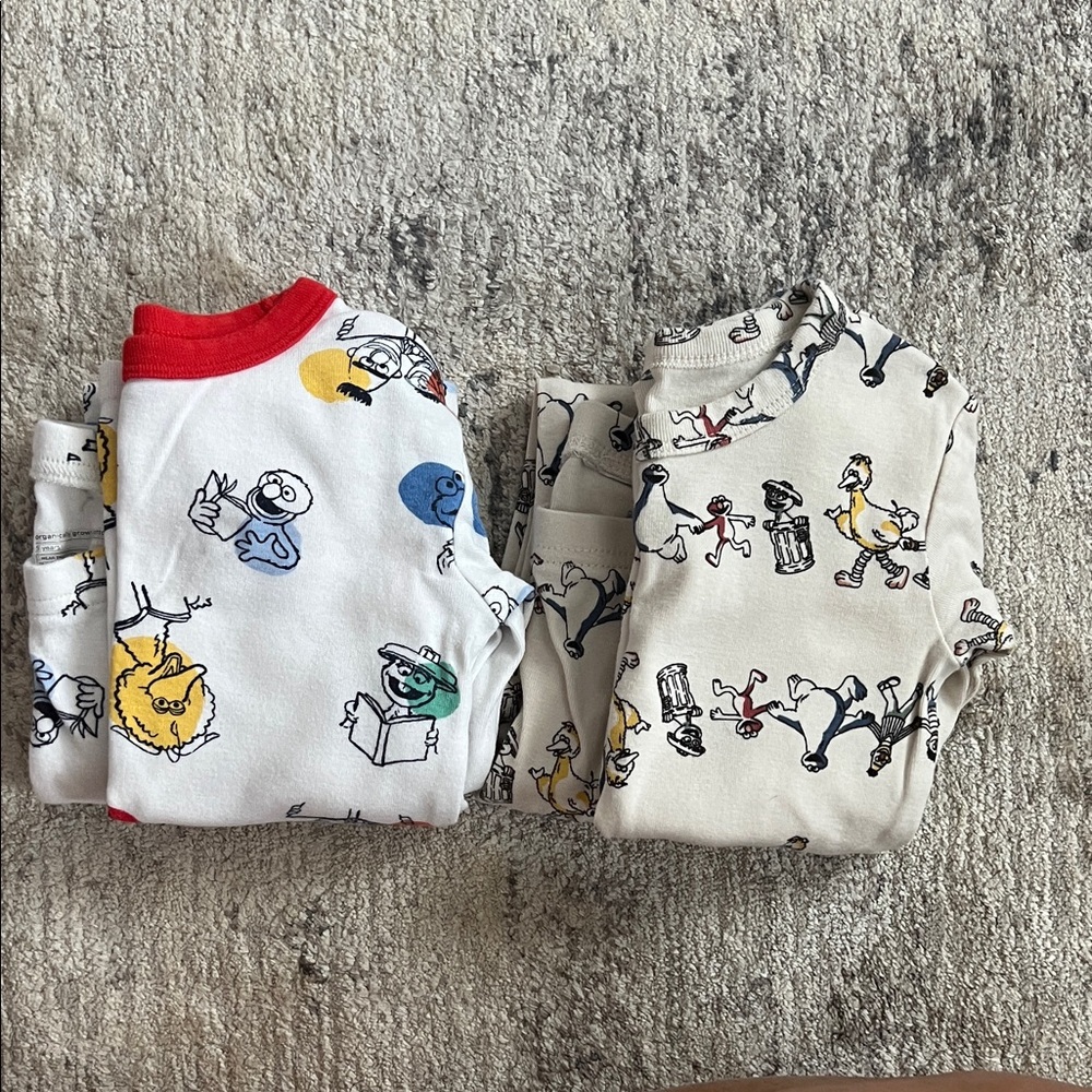 Two Kids Sesame Street Print Pajamas (unisex) - 5 years